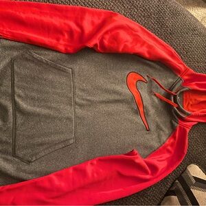 Ladies Large Nike Pullover w/hood. Worn 2-3x ( fairly new )
